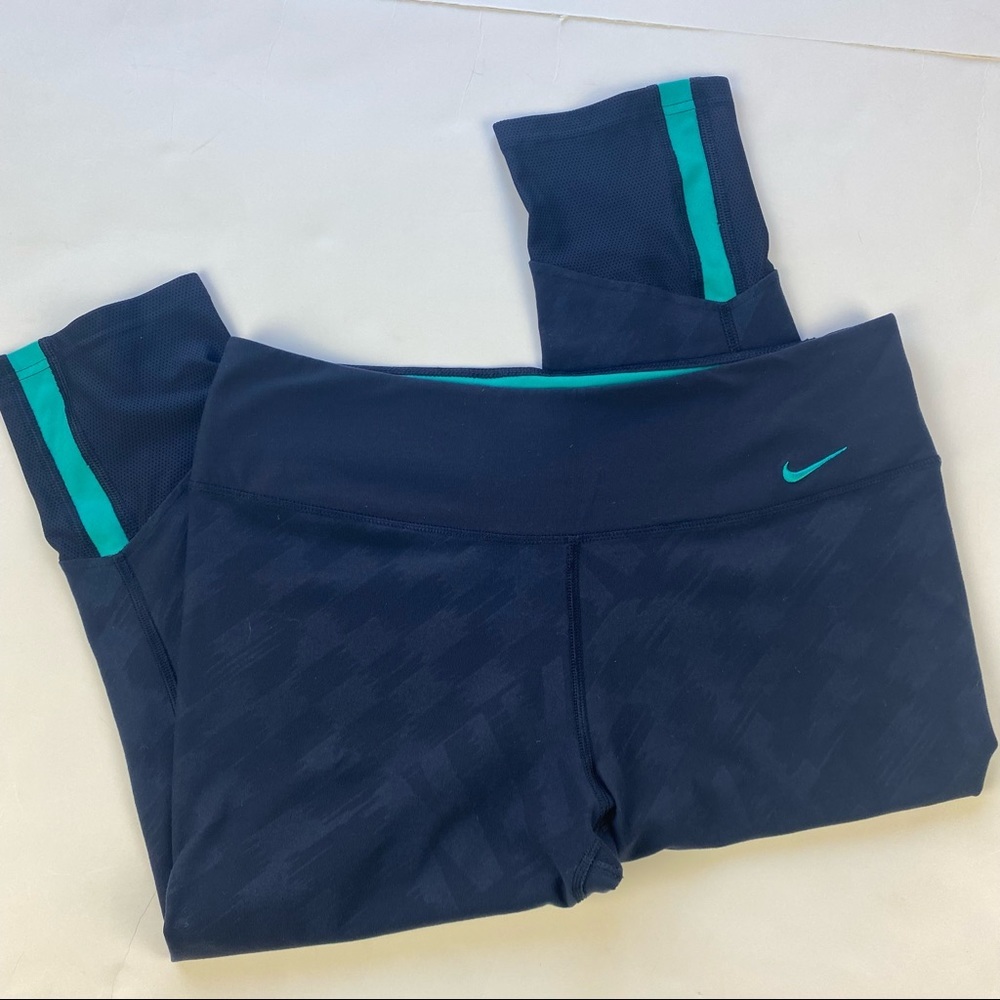 Nike Womens Cropped Workout Leggings